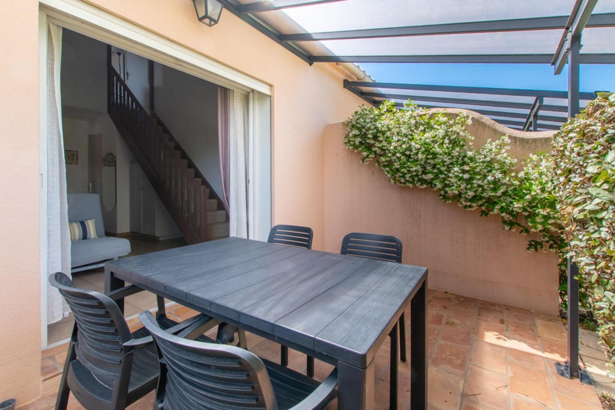 Les Bougainvillees De Camargue Villetelle Room photo